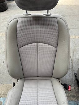 Sedadla Mercedes-Benz W211 sedan facelift - 9