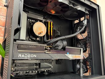 Ryzen 7 9800X3D\32GB\RX 9700XT\SSD\850W Zdroj - 9