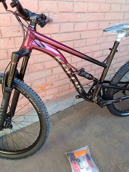 Nový celodpružený bicykel KELLYS Swag 30, 29"/27,5" "L" - 9