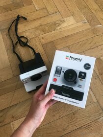 Polaroid OneStep2 + 2x fotofilm + fotoalbum + orig. krabica - 9