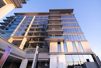🌊 Canal Front Residences – Intímne bývanie pri Dubajskom vo - 9
