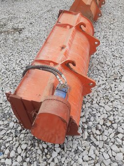 Kolesovy nakladač - 9