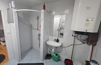 PREDAJ - rodinný dom ŠOPORŇA - 9