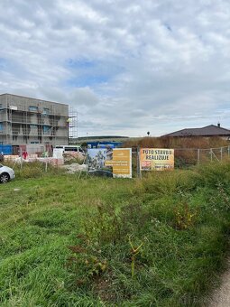 Investičná príležitosť 15 km od továrne na batéri - 9