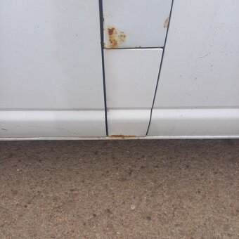 Predám VW T5 8 miest 1,9 tdi 77kw - 9