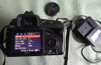 Predám dig. zrkadlovku SONY ALPHA A200 - komplet - 9