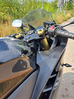 Honda CBR600F –21 xxx km, nová STK + pneu - 9