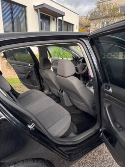 Volkswagen Golf V 1.9 TDI (GTI style) - 9