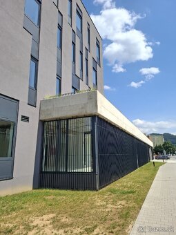 ✔️Obchodné priestory pre Vaše podnikanie -TOP LOKALITA - 9