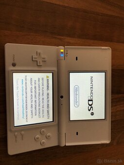 Nintendo DSI takmer nepoužívané + R4 karta + 32 gb sd karta - 9