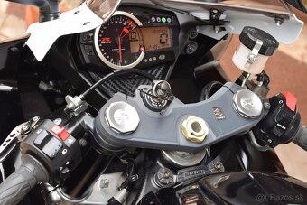 SUZUKI GSX-R 600, L5 - 9