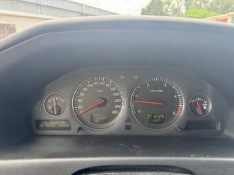 Volvo V70 2.4d D5 120kw facelift - 9