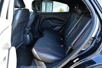 Ford Mustang Mach-E 98,7 kWh EXTENDED_RANGE 371 KONÍ 4X4 DPH - 9