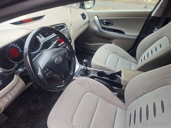 Kia Ceed 1.6 GDI 99kw Benzín 2014 Exclusive - 9