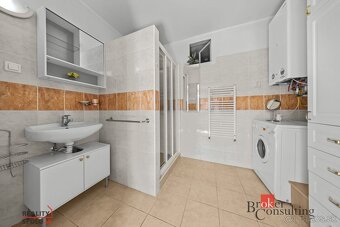 Krásny vidiecky dom v Janíkoch s veľkým pozemkom - 9