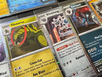 Pokemón PREM. balík A: 100ks kariet v obaloch s EX a darček - 9