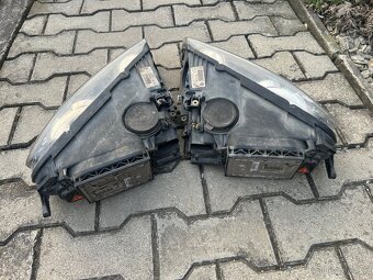 Svetlá Volkswagen Touareg 7L - 9