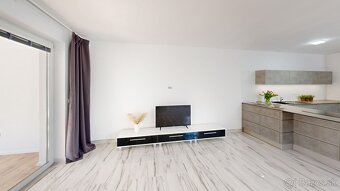 REZERVOVANÝ  Exkluzívny 4-izbový rodinný dom pri jazere v ob - 9