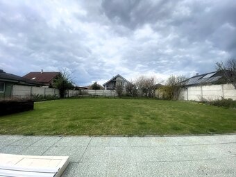 Stavebný pozemok 600m2 so všetkými sieťami - 9