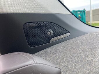 BMW i3 94 Ah REX, 2018 Full výbava - 9
