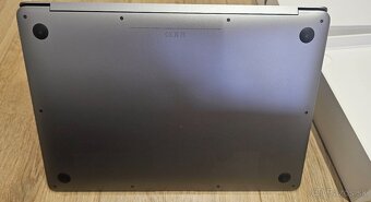 Apple MacBook Air 13 2020 ročník A2179 - 9