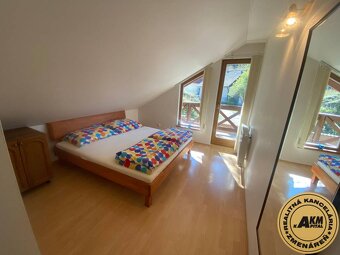 Priestranný rodinný dom s bazénom a záhradou - Žarnovica 180 - 9