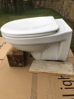 ZÁVESNÉ WC CERSANIT - 9