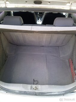 Predám Nissan Almera 1.5 benzín - 9