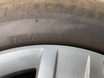 Predám sadu kolies s puklicami na Ford Fiesta - 9