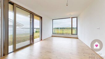 KOSTOLIŠTE - Skolaudovaná novostavba V ŠTANDARDE s hliníkový - 9