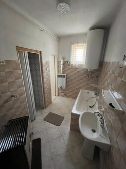 Ponúkam Vám na predaj rodinný dom v obci Galvács - 9