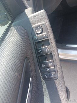 Predám Mercedes Benz A trieda 160i automat - 9