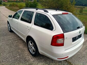 ŠKODA OCTAVIA COMBI II 2.0 TDI CR XENON NAVI MODEL 2011 - 9