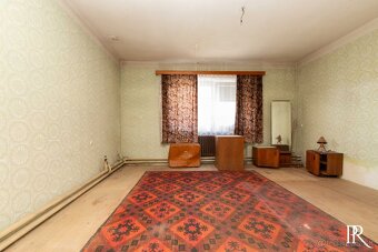 PREDAJ 5 IZBOVÝ RODINNÝ DOM S ROZSIAHLYM POZEMKOM - 9