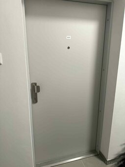 Prenájom nový 1-izbový zariadený byt - 9