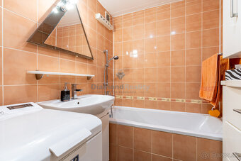 NA PREDAJ 4 IZBOVÝ BYT (79m2 + LOGGIA) S VÝNIMOČNÝM DIZAJNOM - 9