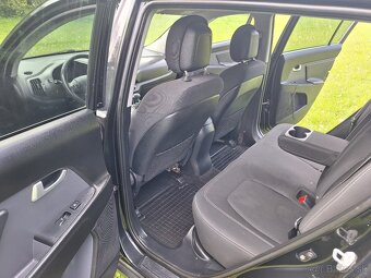 KIA SPORTAGE 2.0 CRDI 4x4 100 kw A/T automat - 9