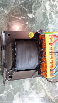 Predám transformátory : 2W.......... 24V -2eura 10W......... - 9