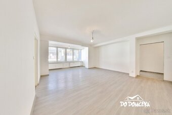 DO DOMČEKA | Bývanie s veľkorysým priestorom a vlastnou gará - 9