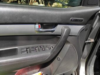 KIA SORENTO 2.2CRDi - 4x4 - 197KW - - 9