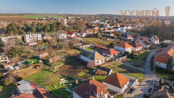 VYMEŇ SUSEDA - VÝNIMOČNÝ STAVEBNÝ POZEMOK S RODINNÝM DOMOM  - 9