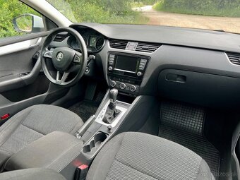 ŠKODA Octavia 3,1.6TDI,81kw,DSG,12/2015,biela perleť - 9