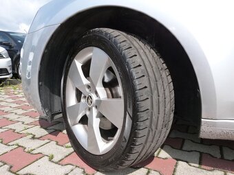 Škoda Octavia Combi 1.6 TDI CR DPF Elegance - 9