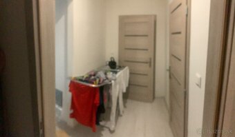 Rodinný dom s veľkorysou záhradou a parkovaním - 9