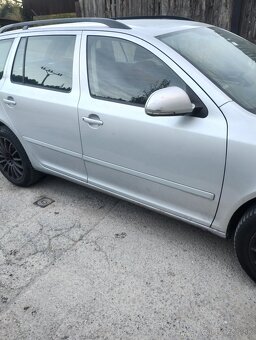Rozpredám škoda Octavia 2 facelift combi 1,6 tdi - 9