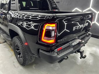 Dodge RAM TRX 6.2 HEMI - 9