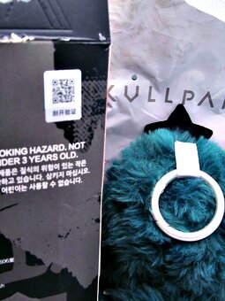 č.1 🐼POP MART SKULLPANDA plyšová panenka , přívěsek PARTITA - 9