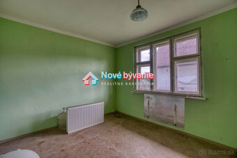 Vidiecky dom s potenciálom a veľkorysým pozemkom v obci Rožk - 9