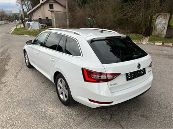 Skoda Superb Combi 2.0TDI DSG - 9