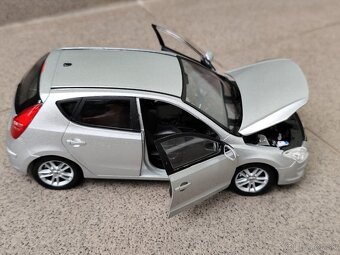 Predám tento Kovový model.Hyundai i30 - 9